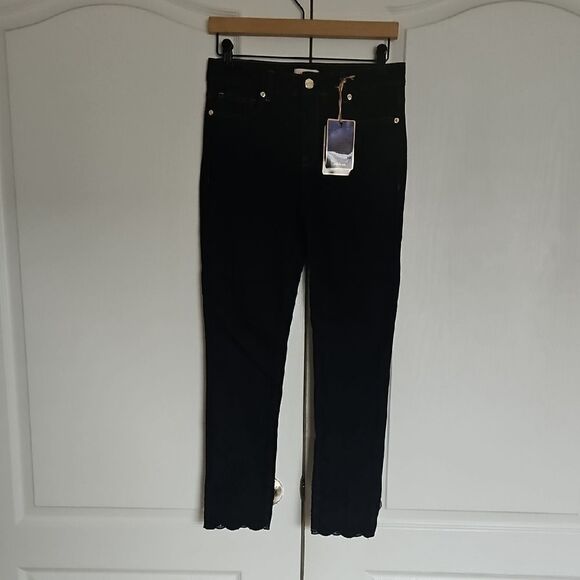 Women's Denim Embroidery Scalloped  Hem Jeans - Picture 1 of 16